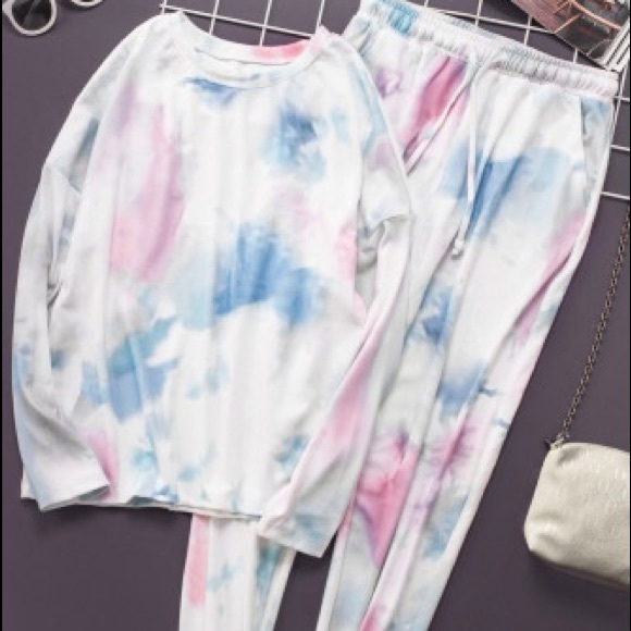 Multi-coloured Tie Dye Lounge Set - Picture 2 of 9